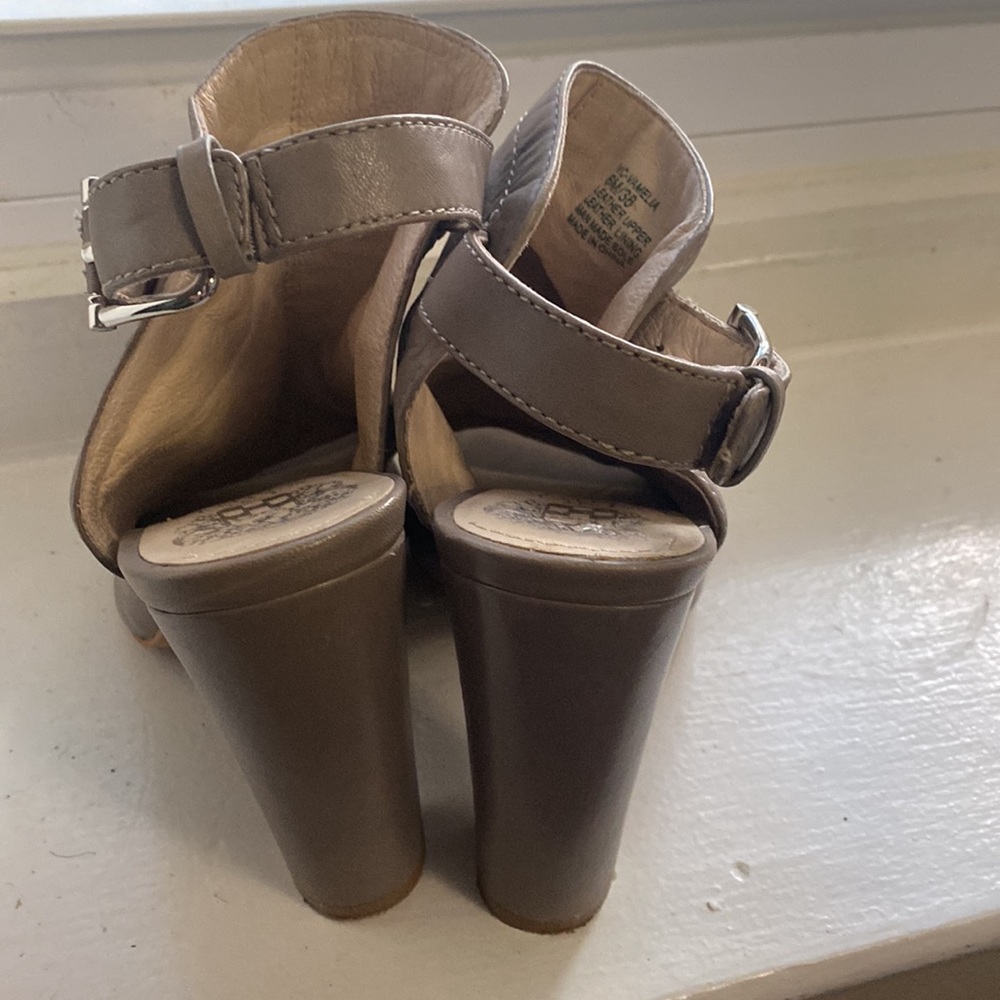 Vince Camuto women’s sandals - Picture 3 of 7